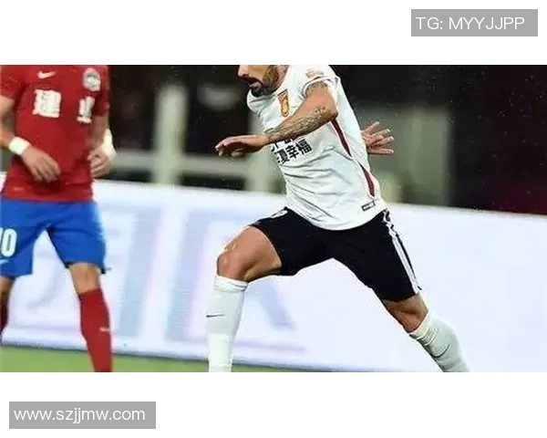 足球明星集体辱华事件引发广泛关注与讨论社会反响持续升温