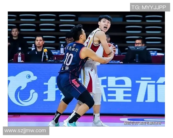 武汉篮球队反击战术解析：从深度分析看球队的崛起之路